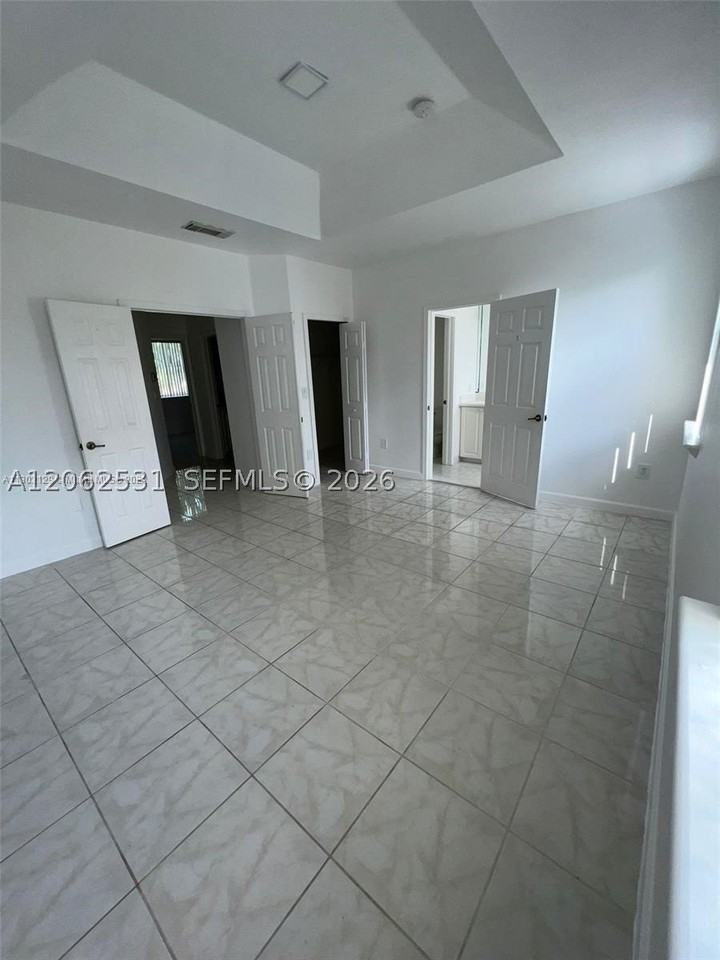 4847 Nw 108th Ct - Photo 7 of 19