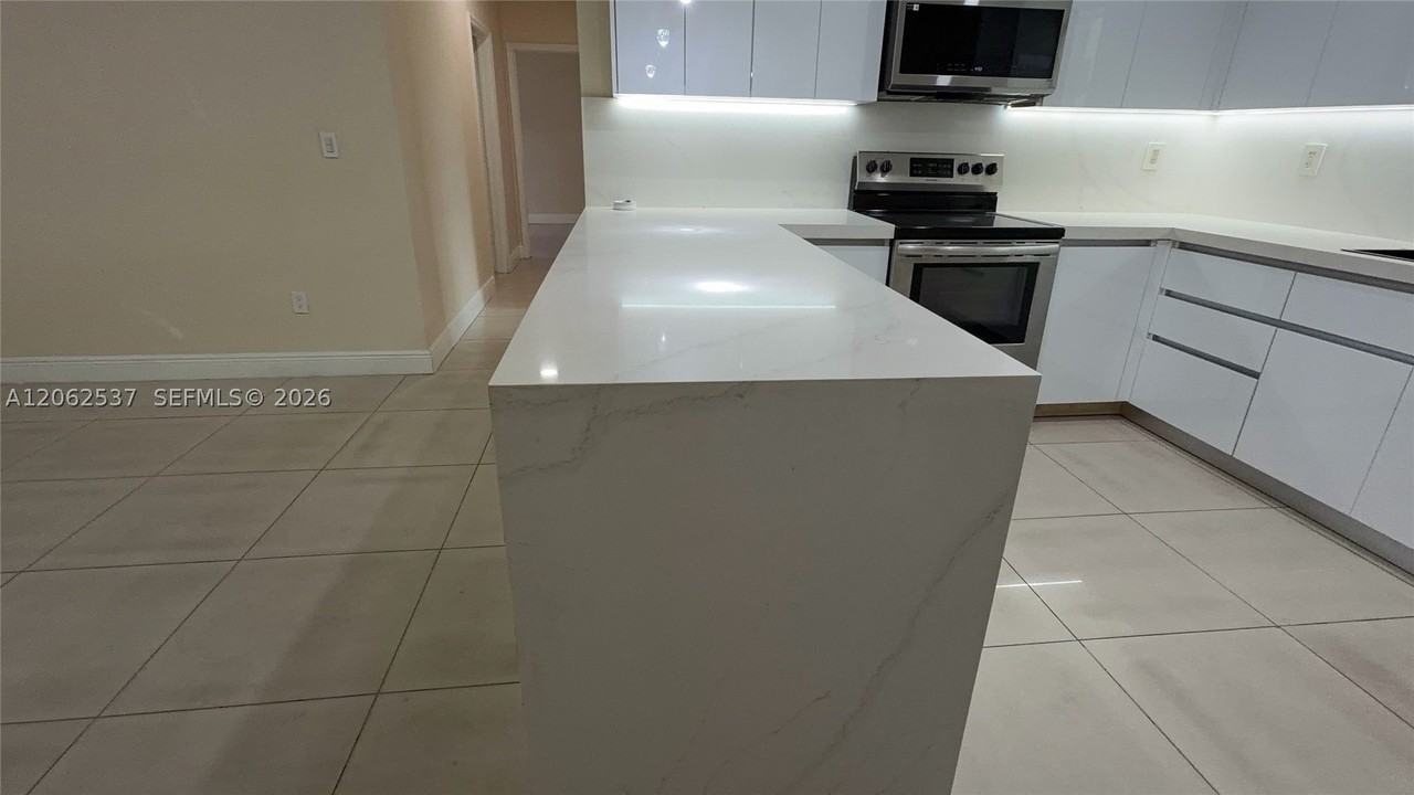 9016 Nw 35th Ct - Photo 3 of 16