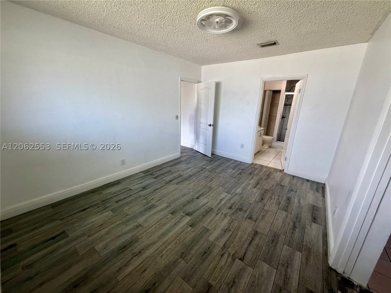 3310 Sw 92nd Pl - Photo 4 of 20