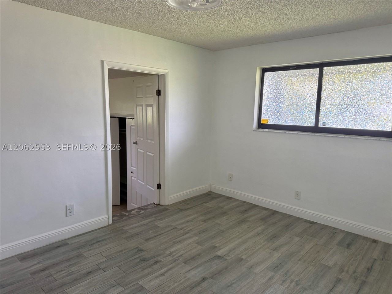 3310 Sw 92nd Pl - Photo 5 of 20
