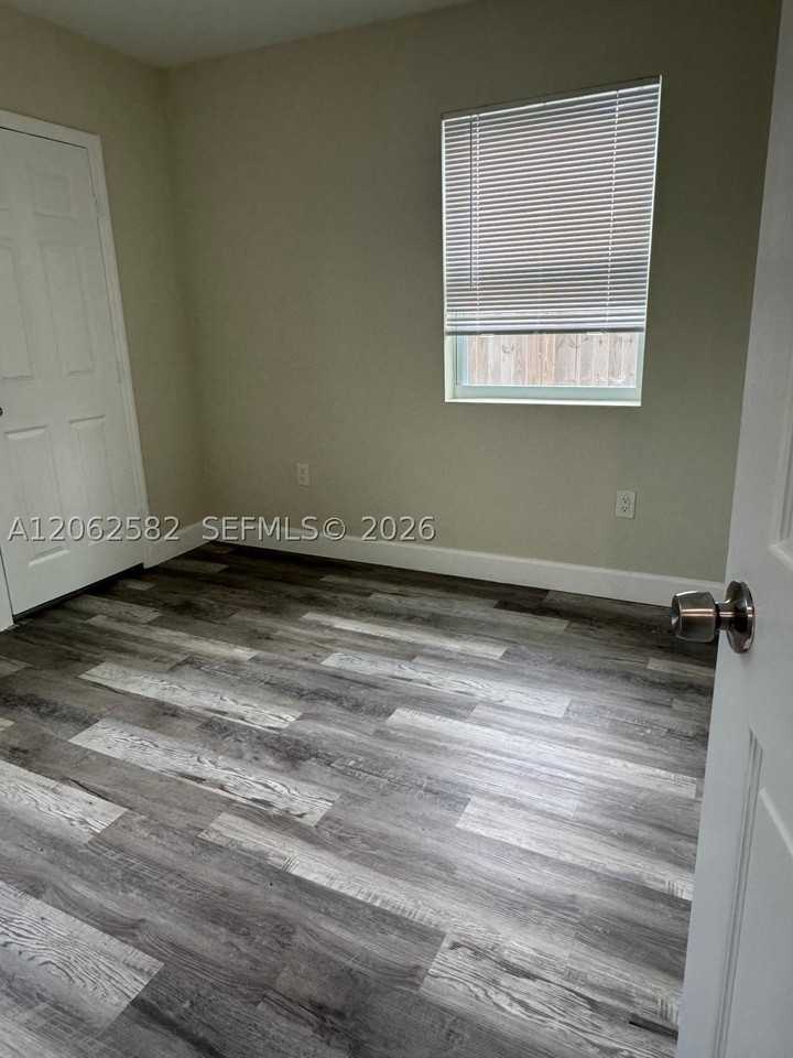 1701 Nw 13th Ct #0 - Photo 4 of 14