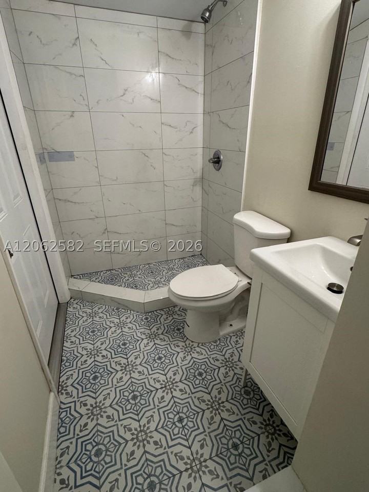 1701 Nw 13th Ct #0 - Photo 5 of 14