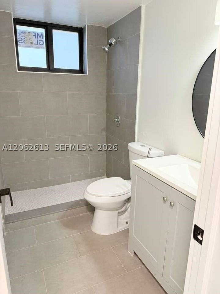 310 Ne 78th St #3 - Photo 6 of 7