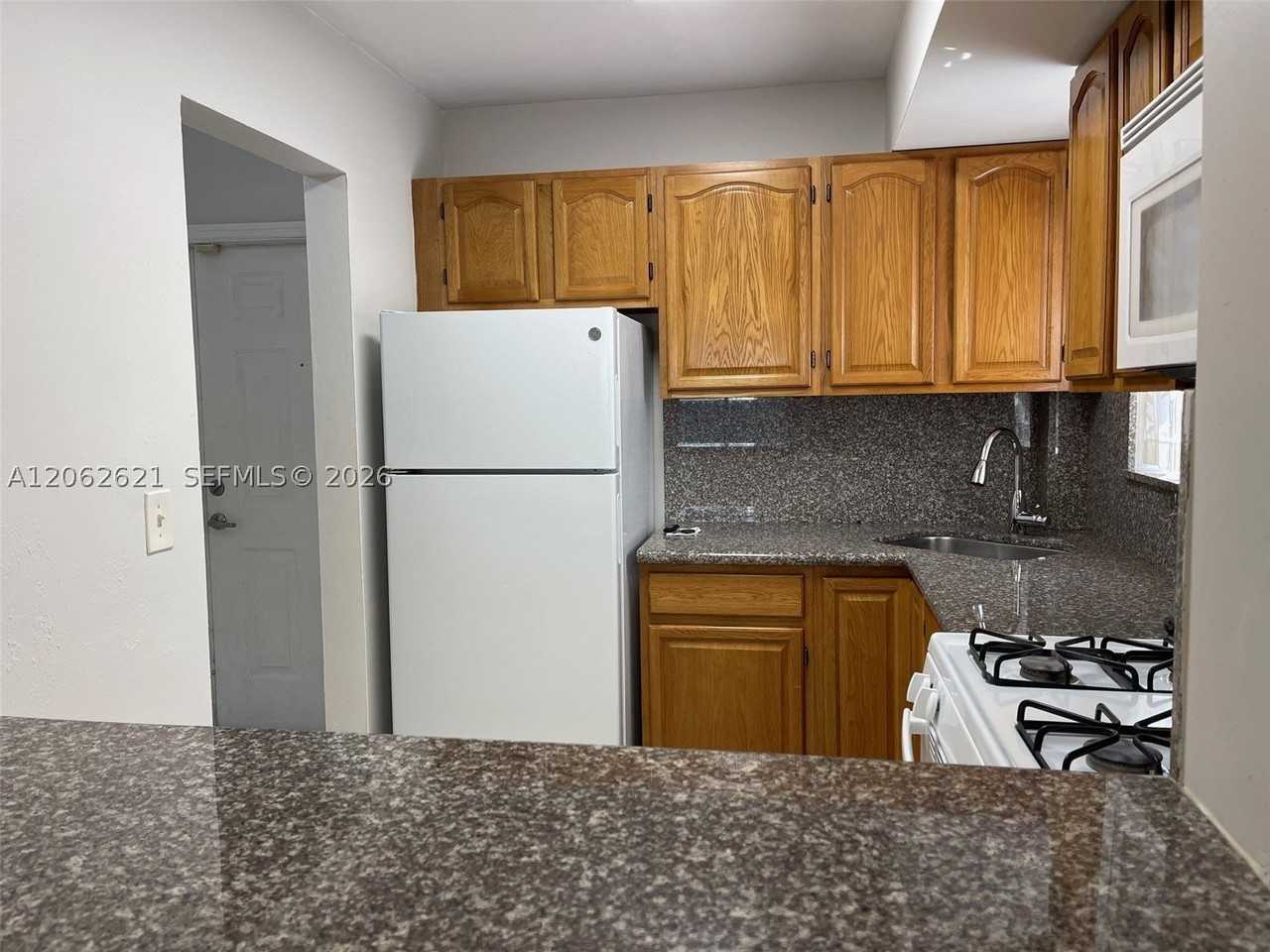 6703 N Kendall Dr #404 - Photo 5 of 9