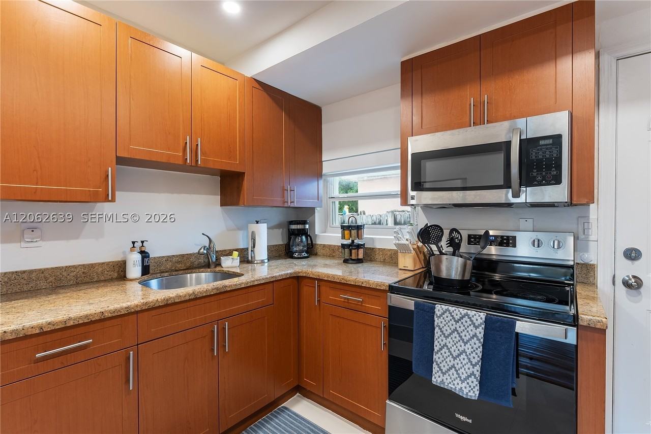 2102 Sw 31st Ave #2100 - Photo 5 of 20