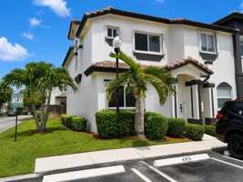 featured image of 2202 Se 23rd Ter #2202