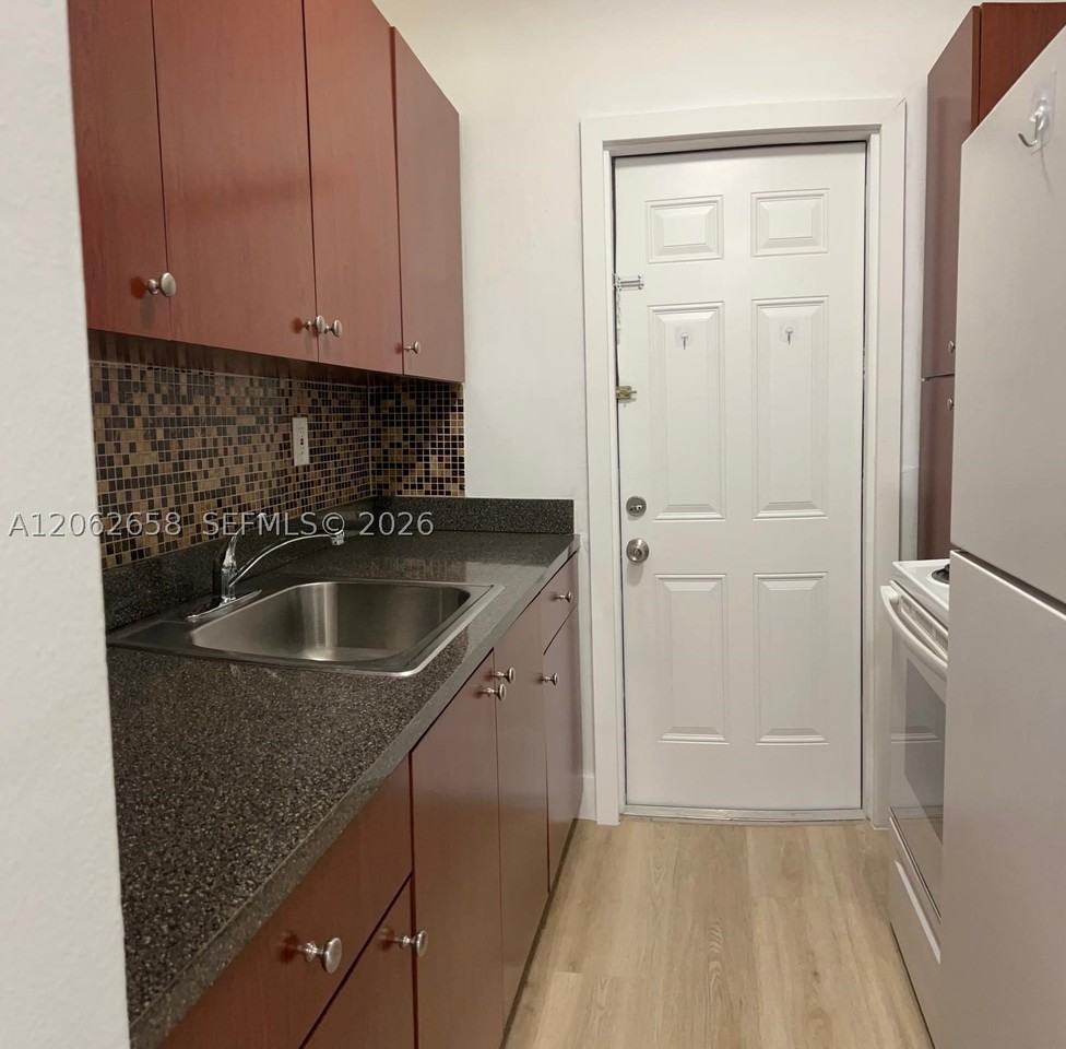 791 Sw 64th Ave #8 - Photo 7 of 11