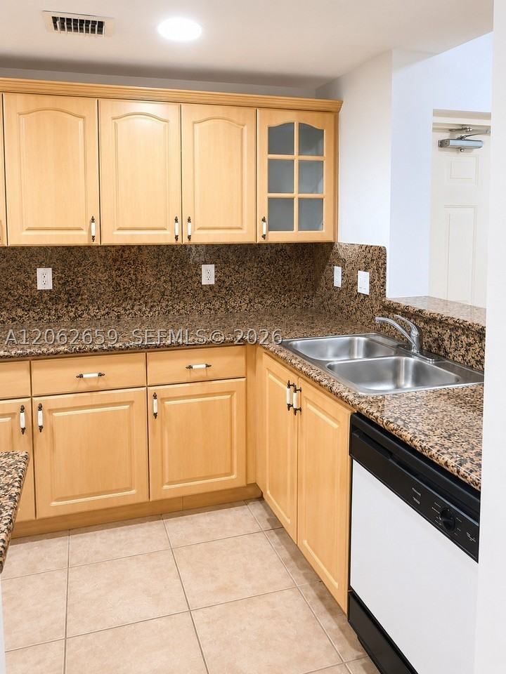 6560 Nw 114th Ave #505 - Photo 3 of 9
