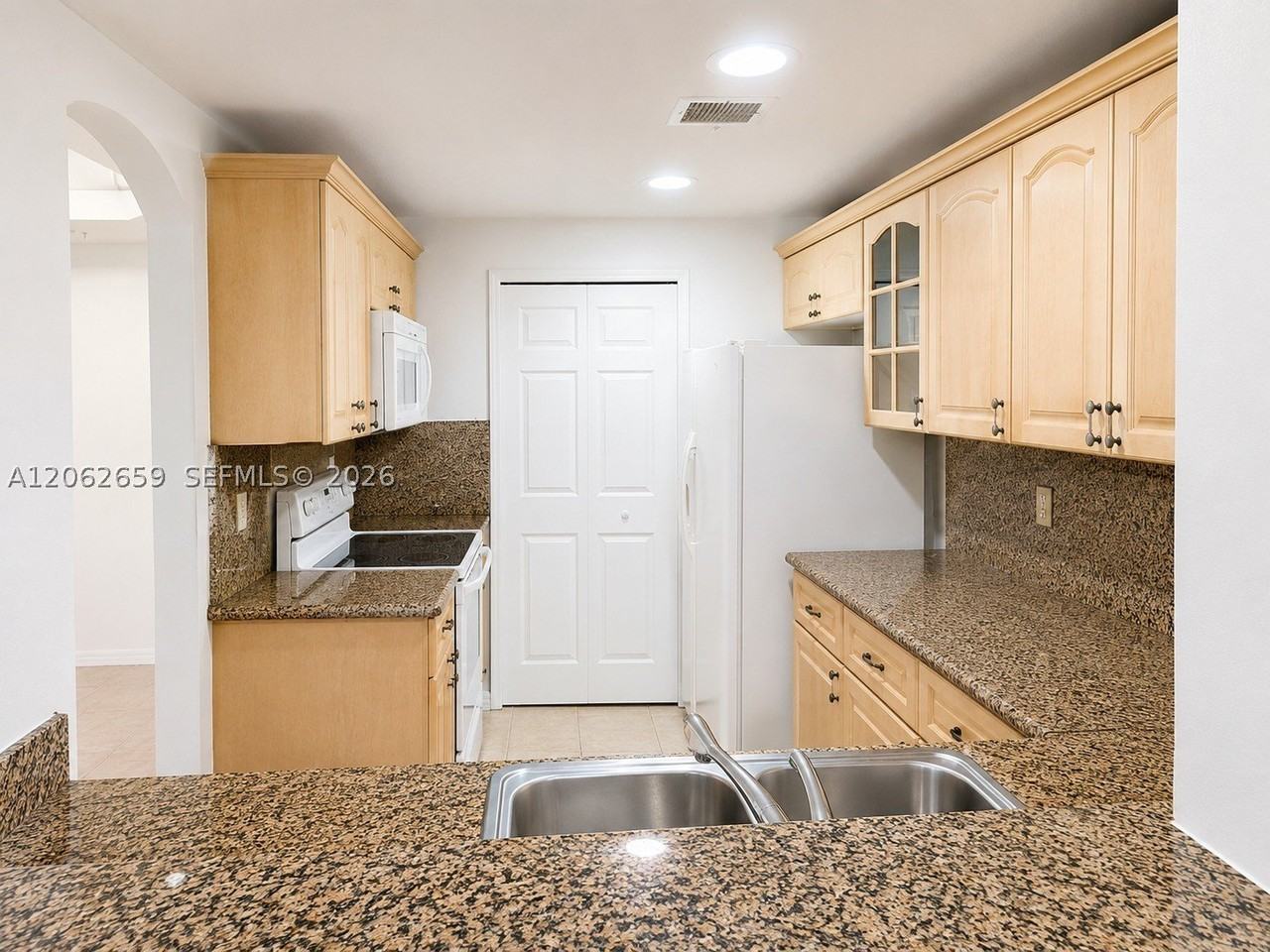 6560 Nw 114th Ave #505 - Photo 4 of 9