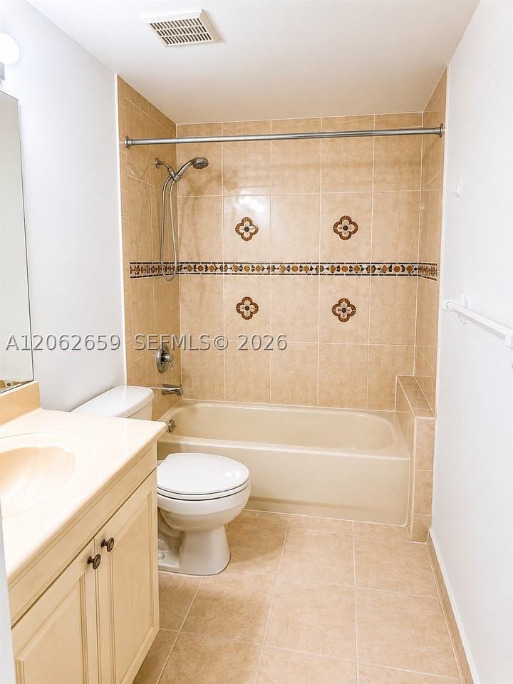 6560 Nw 114th Ave #505 - Photo 7 of 9
