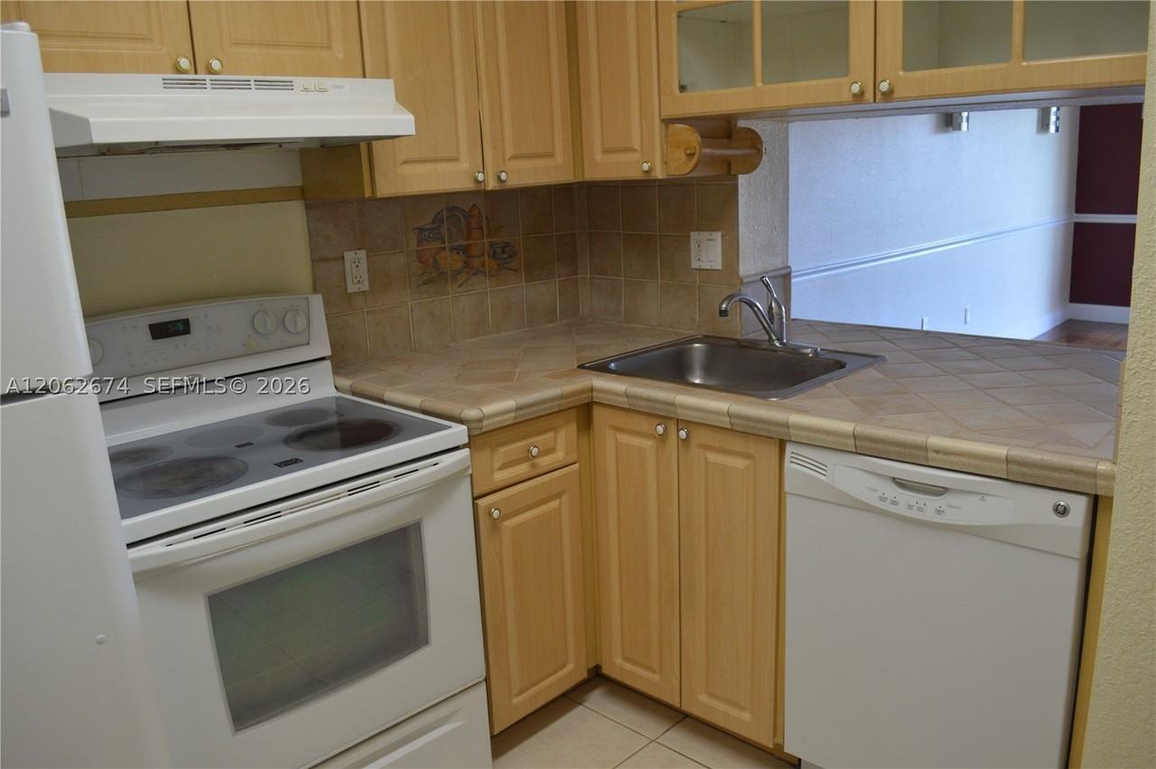9320 Fontainebleau Blvd #609 - Photo 5 of 20