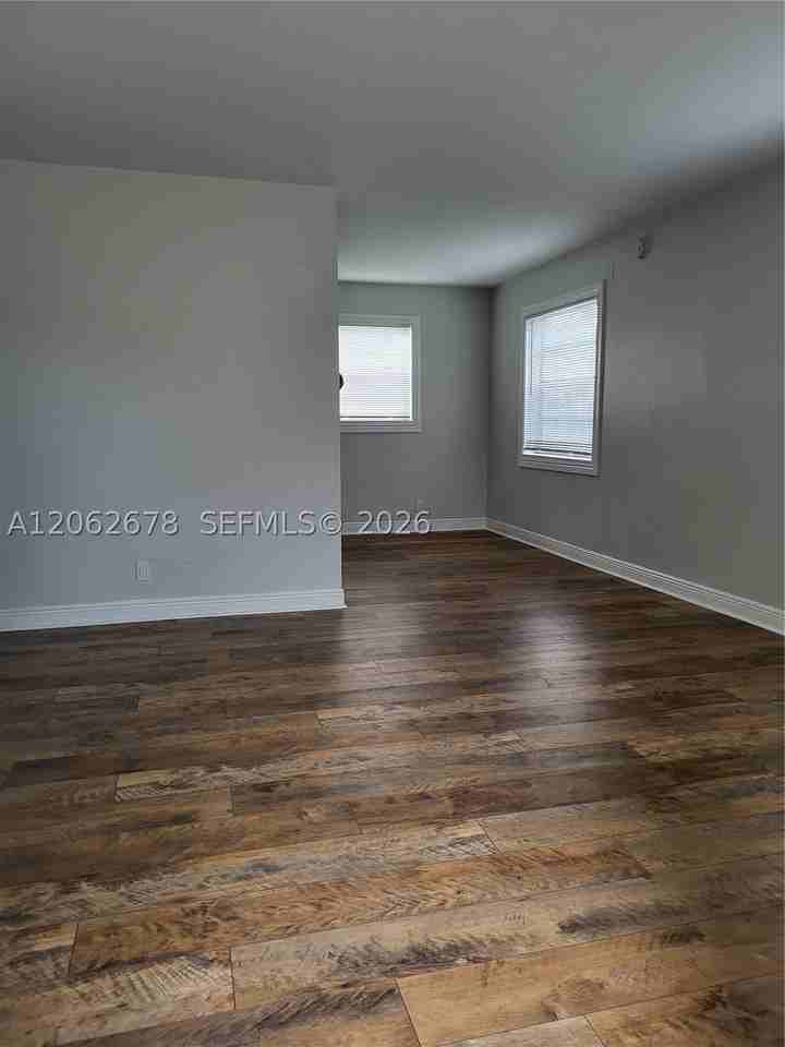 35 Ne 13th St #1 - Photo 2 of 22