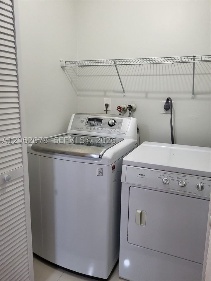 35 Ne 13th St #1 - Photo 7 of 22