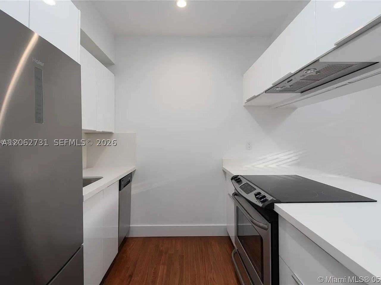 3669 Poinciana Ave #3B - Photo 2 of 8