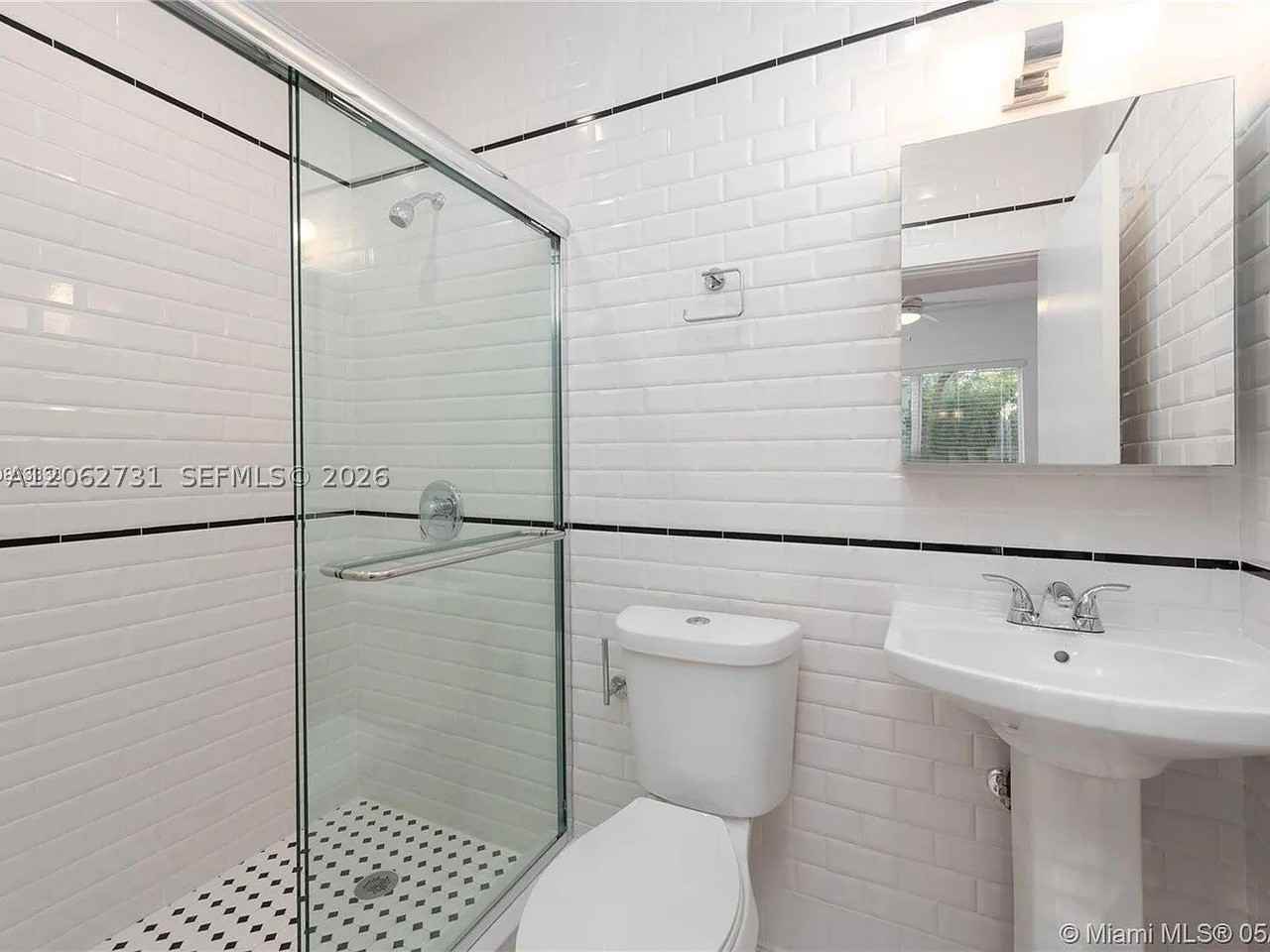3669 Poinciana Ave #3B - Photo 4 of 8