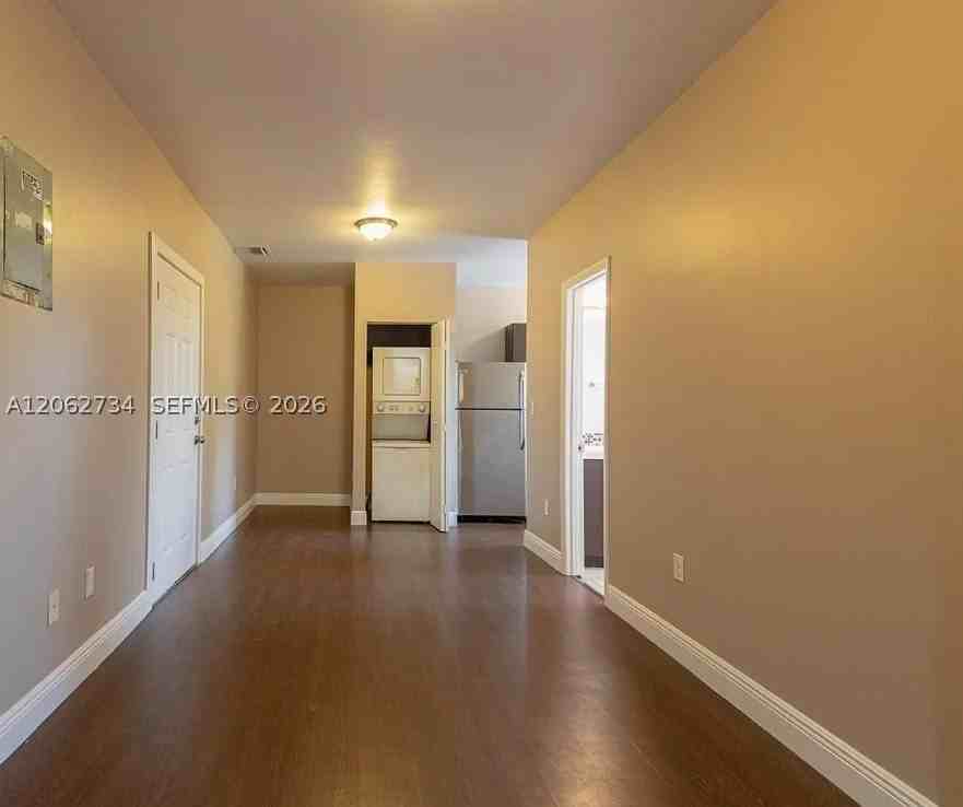 5416 Ne 1st Ct #4 - Photo 4 of 9