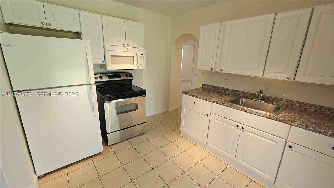 6118 Plunkett St #1 - Photo 6 of 16