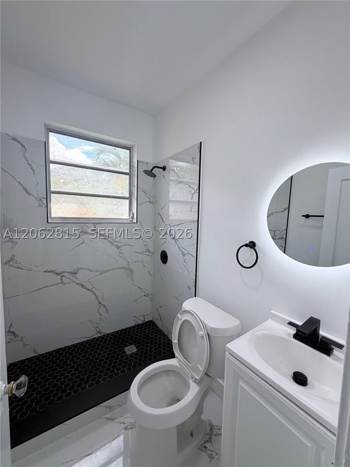 1560 Sw 5th St #7