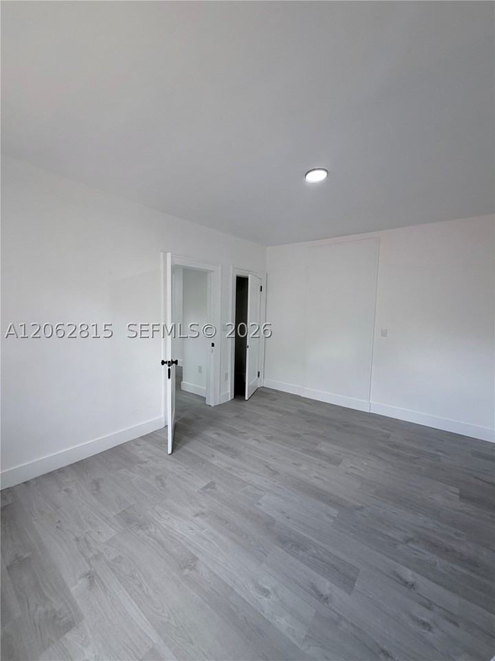 1560 Sw 5th St #7 - Photo 3 of 5