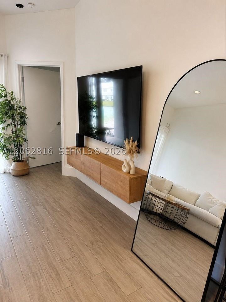 4926 Sw 32nd Ave #136 - Photo 7 of 14