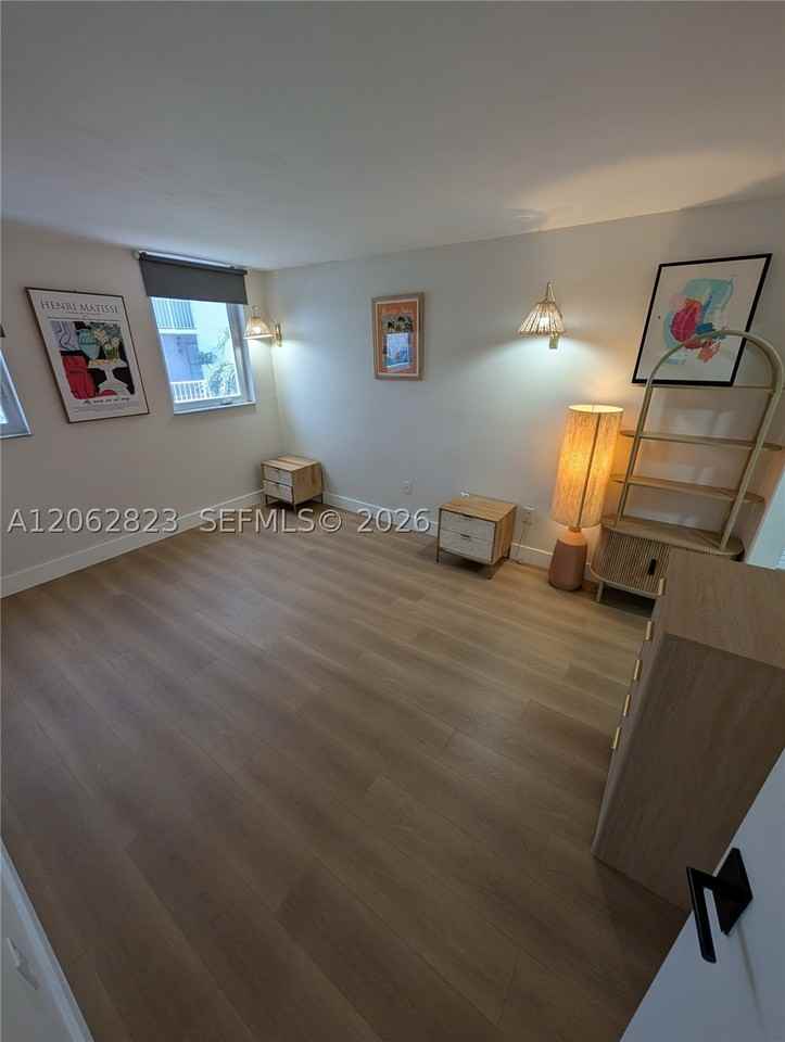 1666 West Ave #305 - Photo 5 of 31