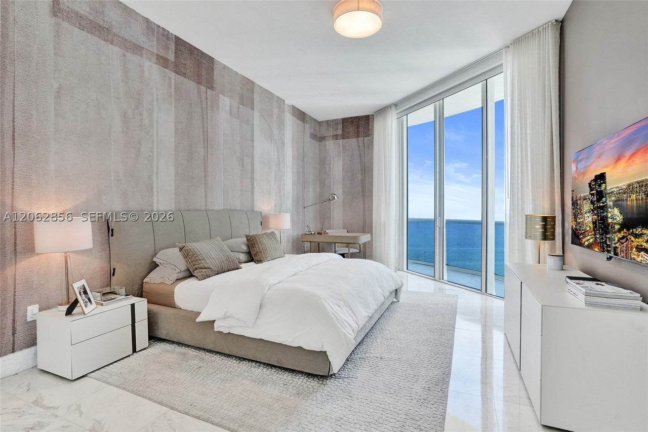16001 Collins Ave #3406 - Photo 7 of 50