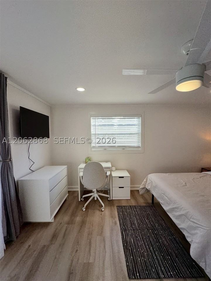 914 N Ocean Breeze #1 - Photo 7 of 11