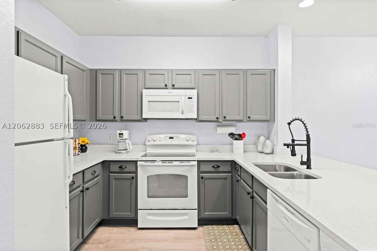 3175 Feltrim Pl #305 - Photo 5 of 39