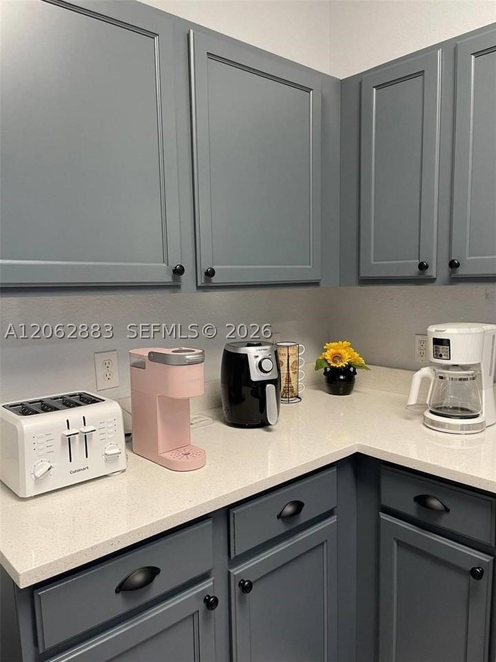 3175 Feltrim Pl #305 - Photo 6 of 39