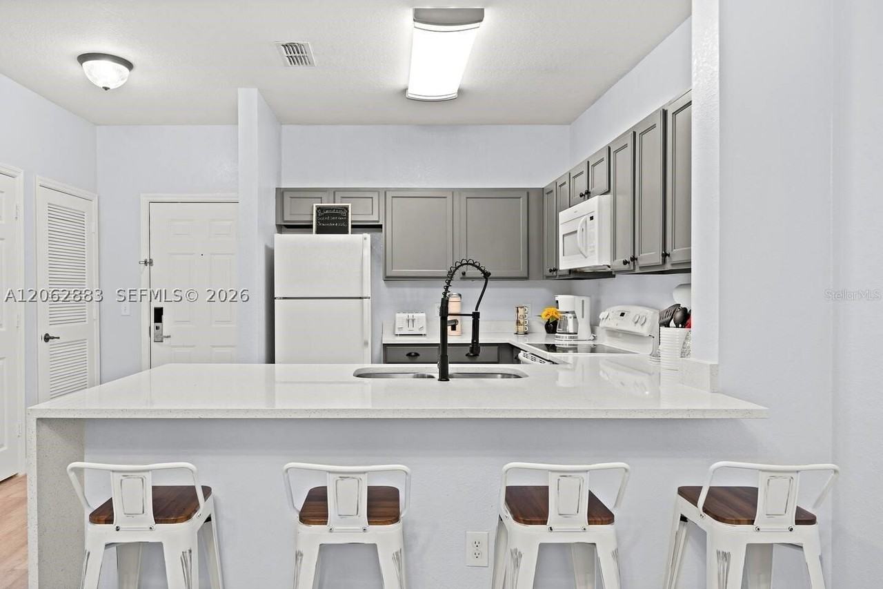 3175 Feltrim Pl #305 - Photo 7 of 39