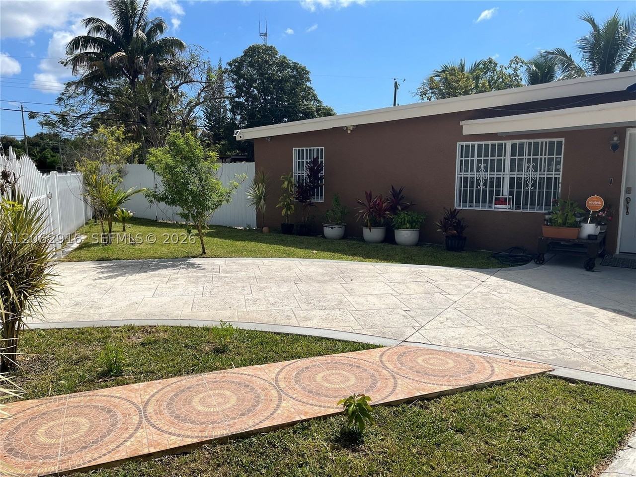 101 Miami Gardens Rd #101 - Photo 3 of 17
