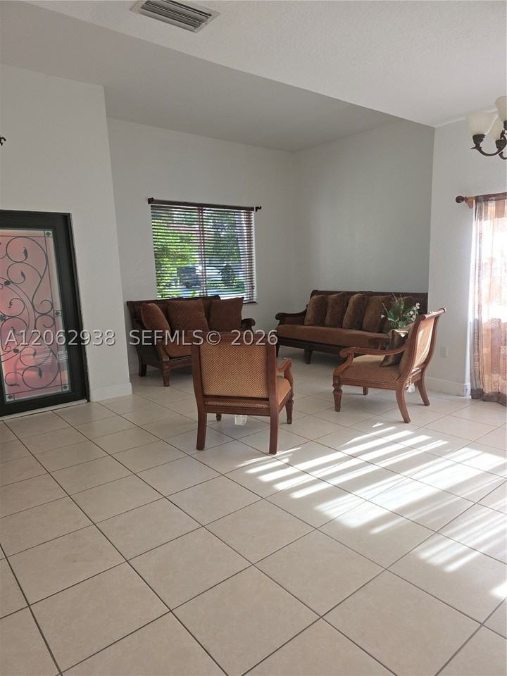 14811 Sw 32nd Ln #00 - Photo 5 of 25