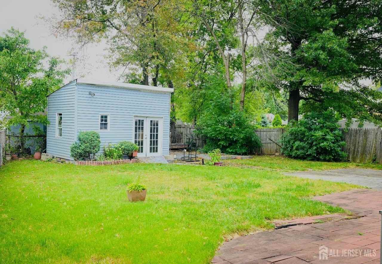 11 Baxter Rd - Photo 3 of 34