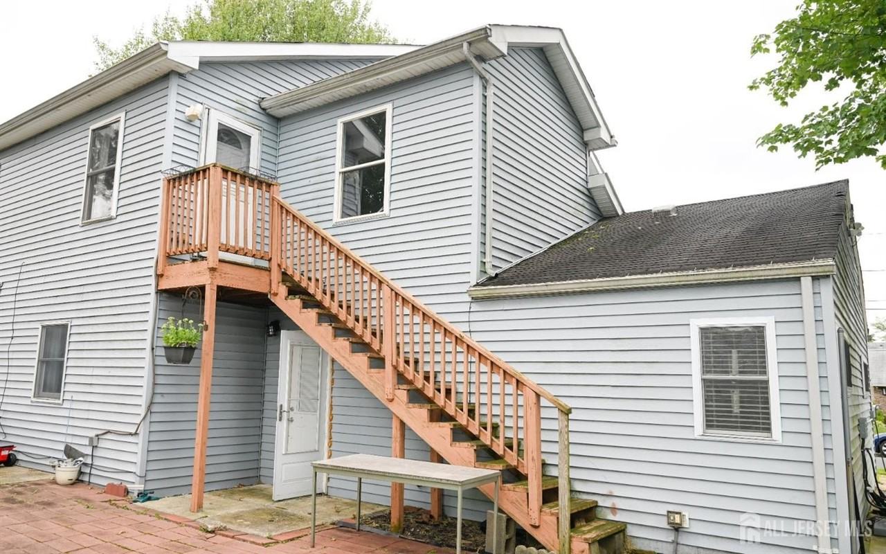 11 Baxter Rd - Photo 4 of 34