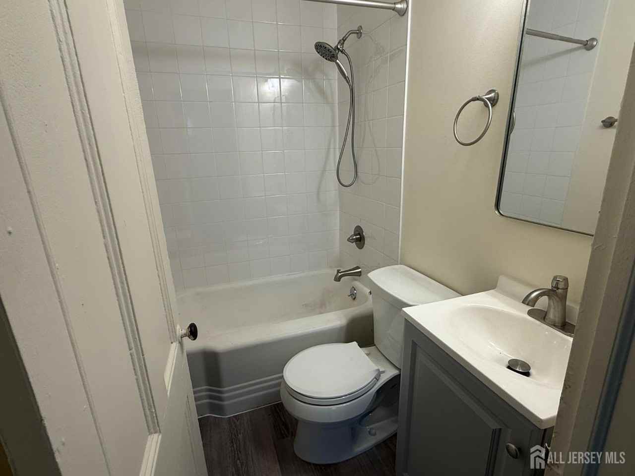 69 W Somerset St #E - Photo 5 of 6