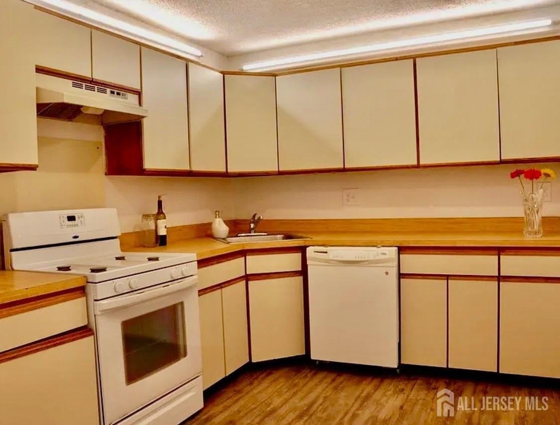 59 Covington Ct - Photo 2 of 16