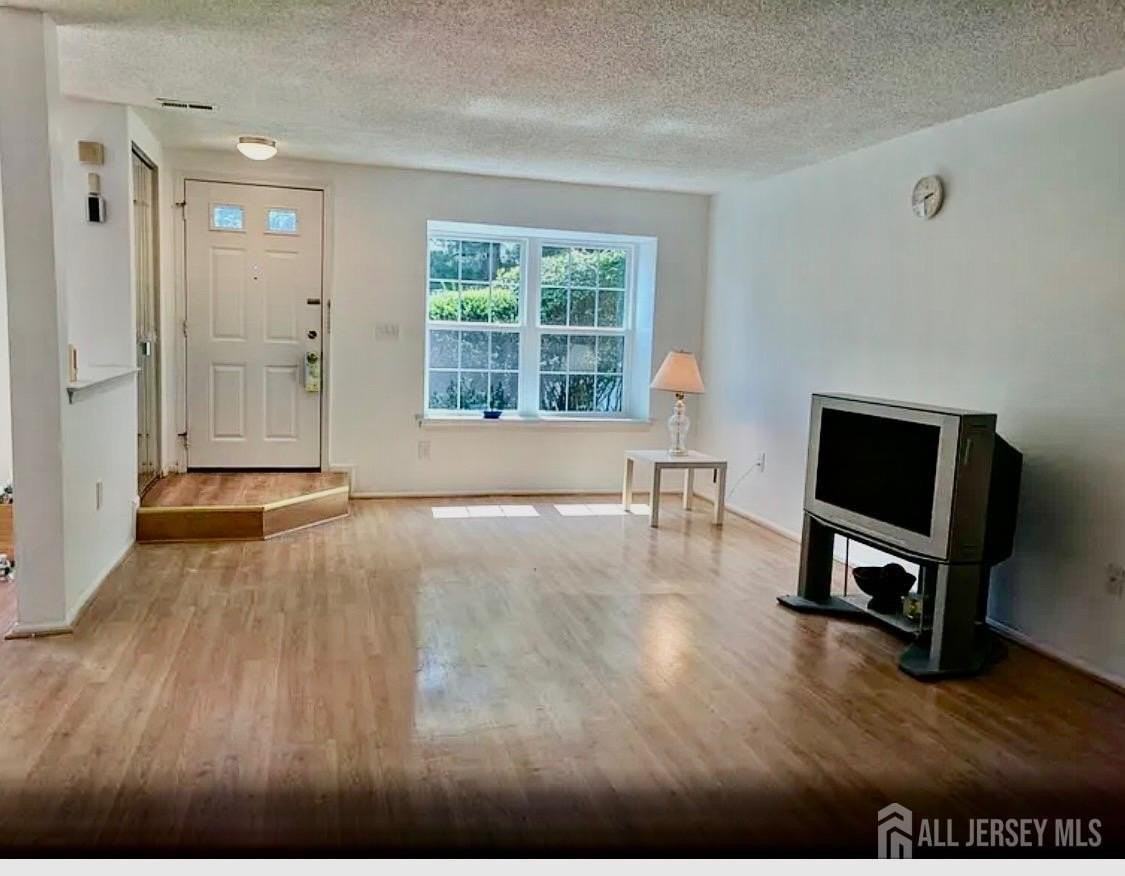 59 Covington Ct - Photo 4 of 16