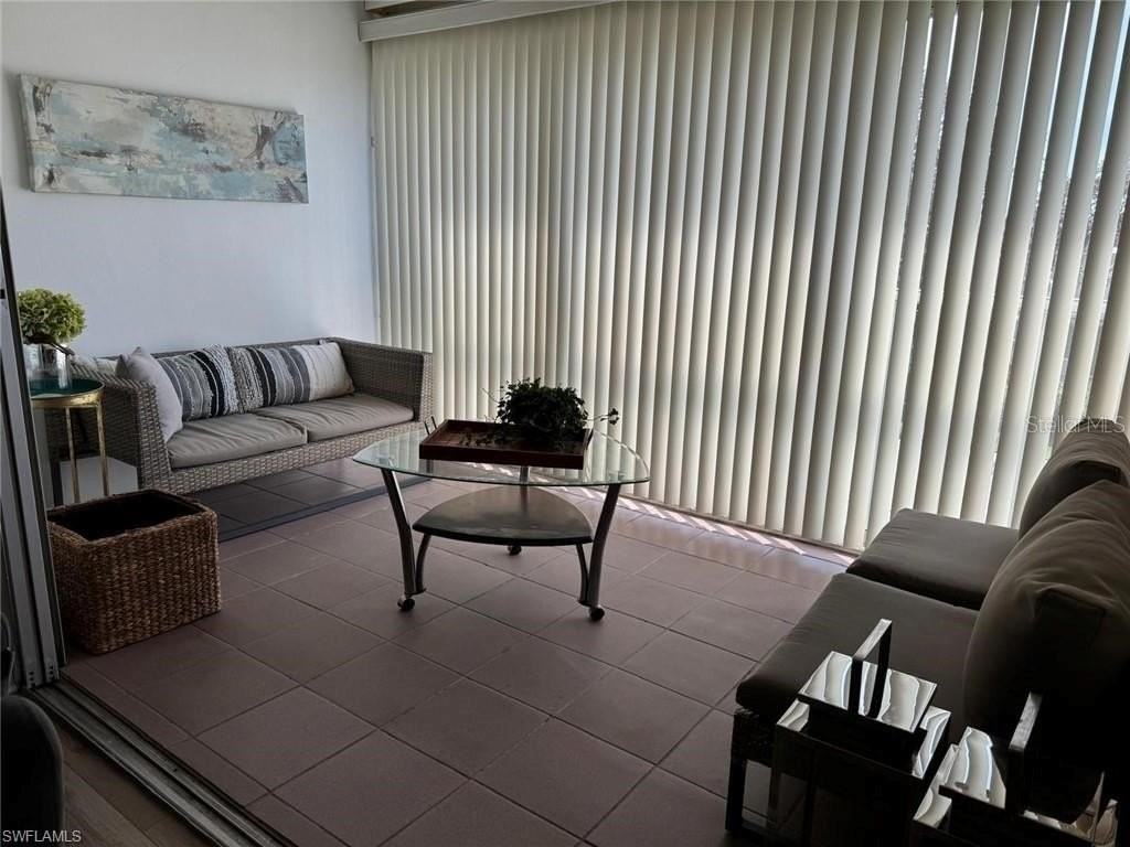 1900 Alamanda Dr #303 - Photo 6 of 12