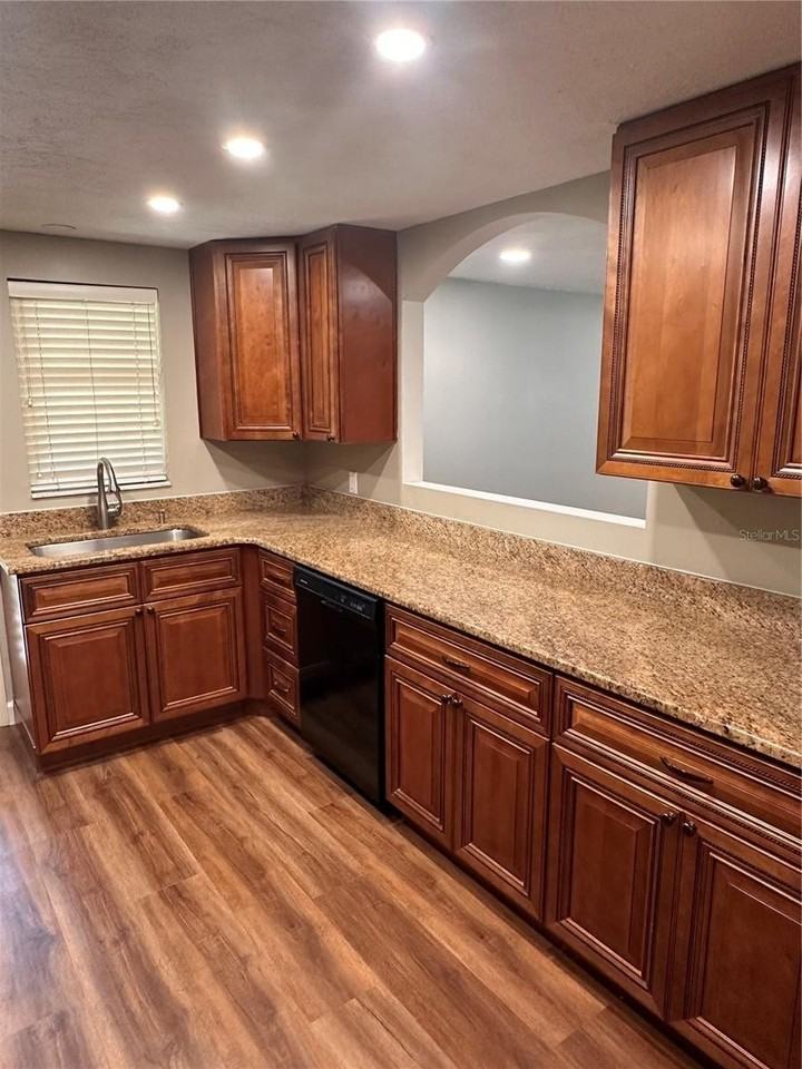 855 Stewart St - Photo 5 of 16