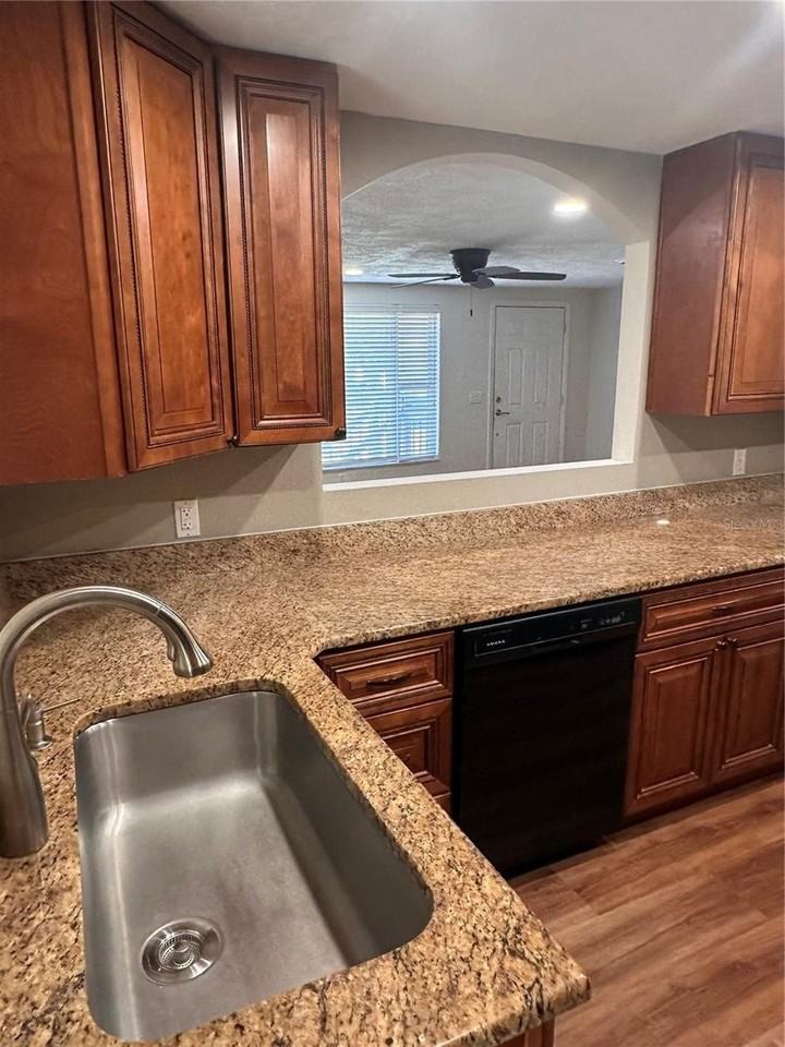 855 Stewart St - Photo 7 of 16