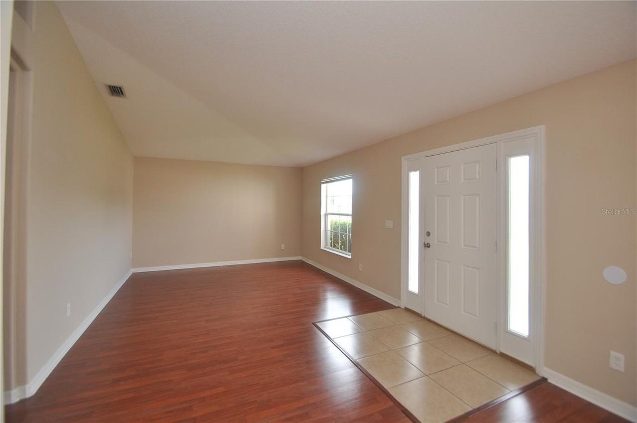 37 Louisburg Ln - Photo 3 of 20