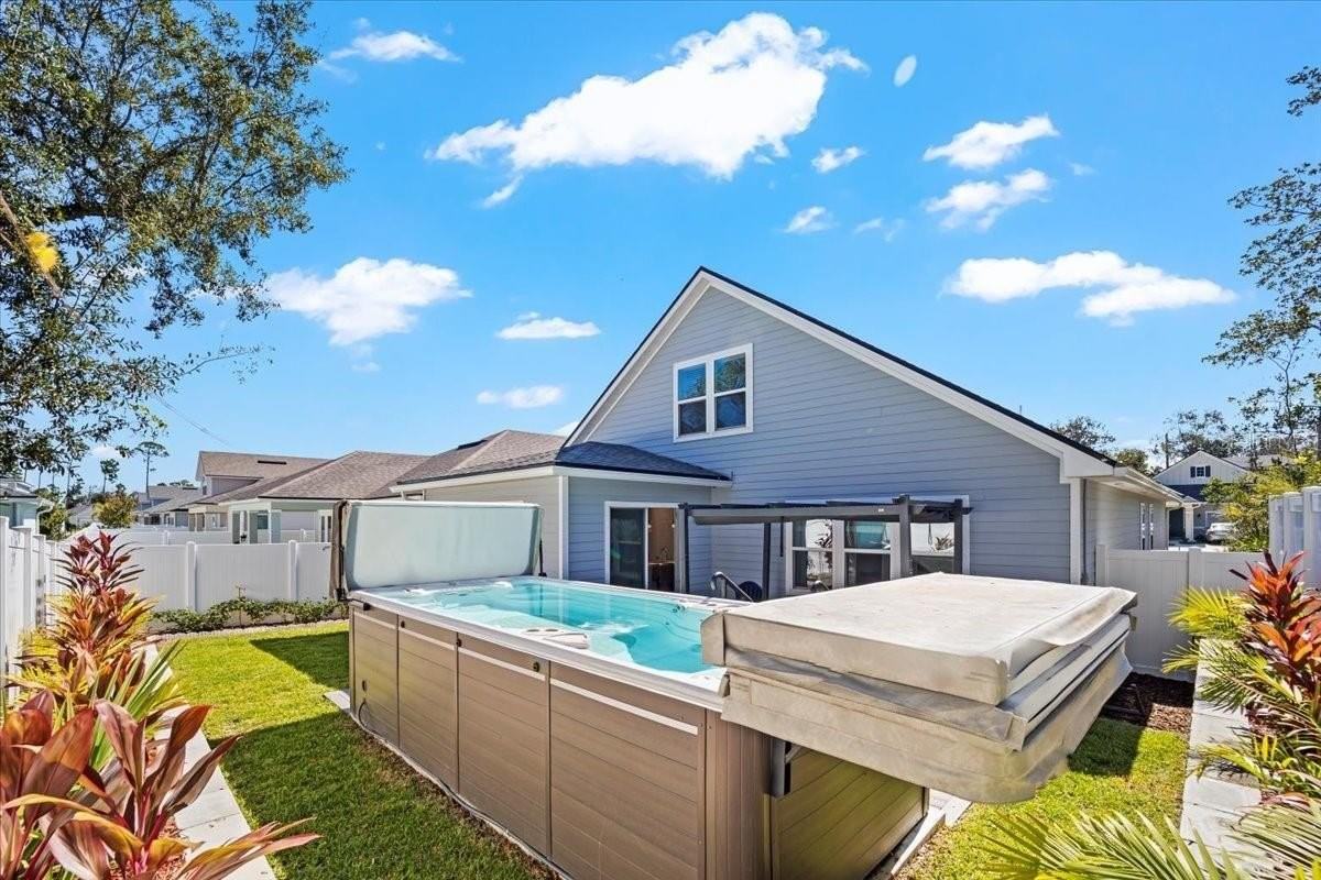 50 Moana Ct S