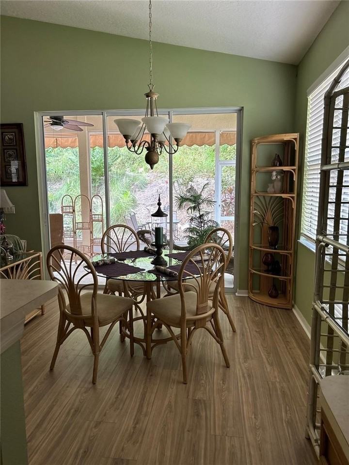2205 Caledonian St - Photo 4 of 14