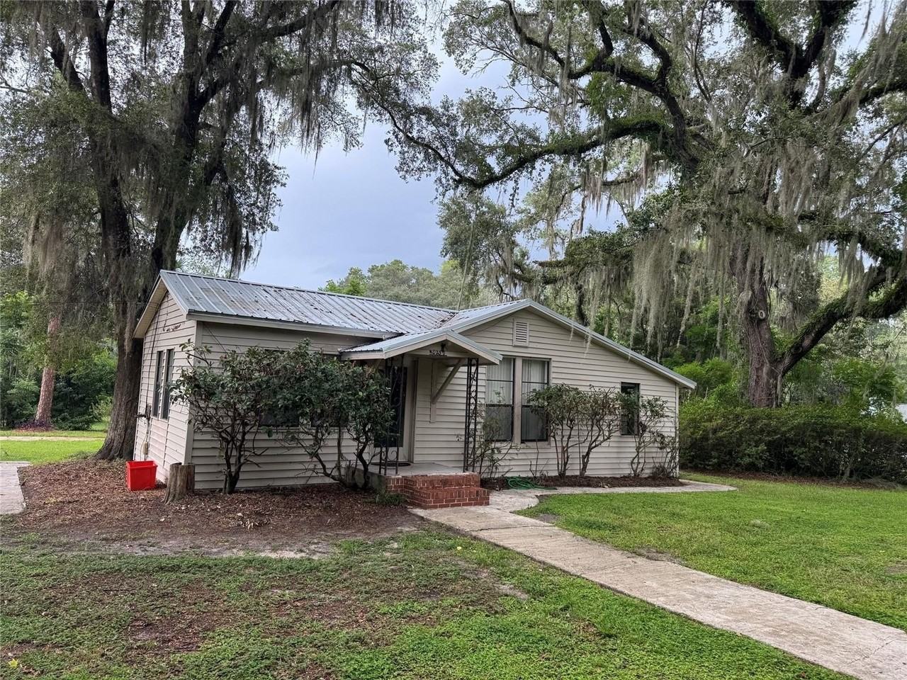 4025 Sw 20th Dr - Photo 3 of 15