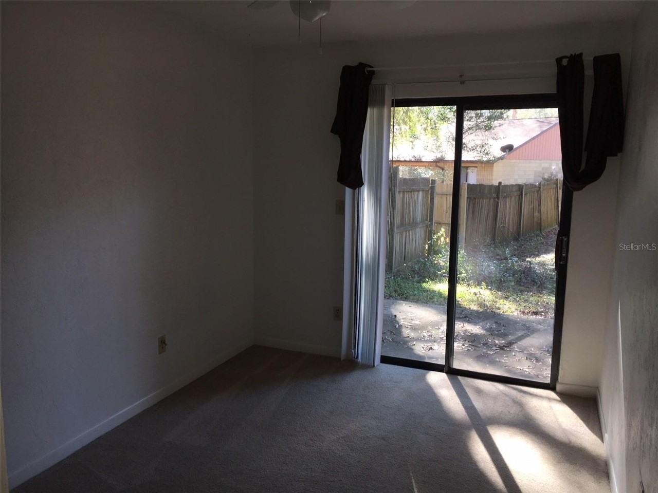 6735 Sw 45th Ave - Photo 4 of 5
