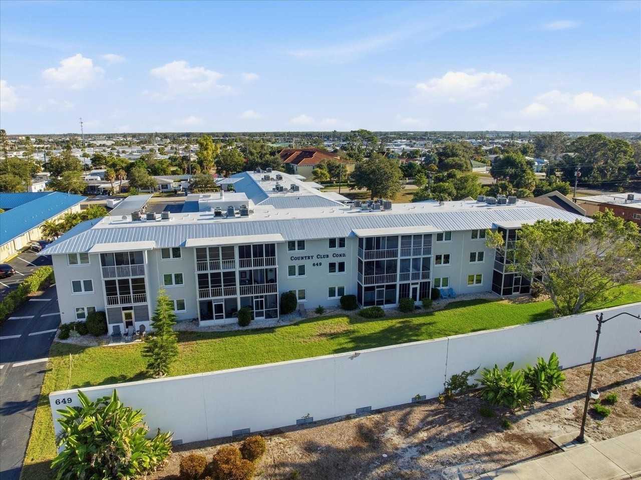 649 Tamiami Trl S #306