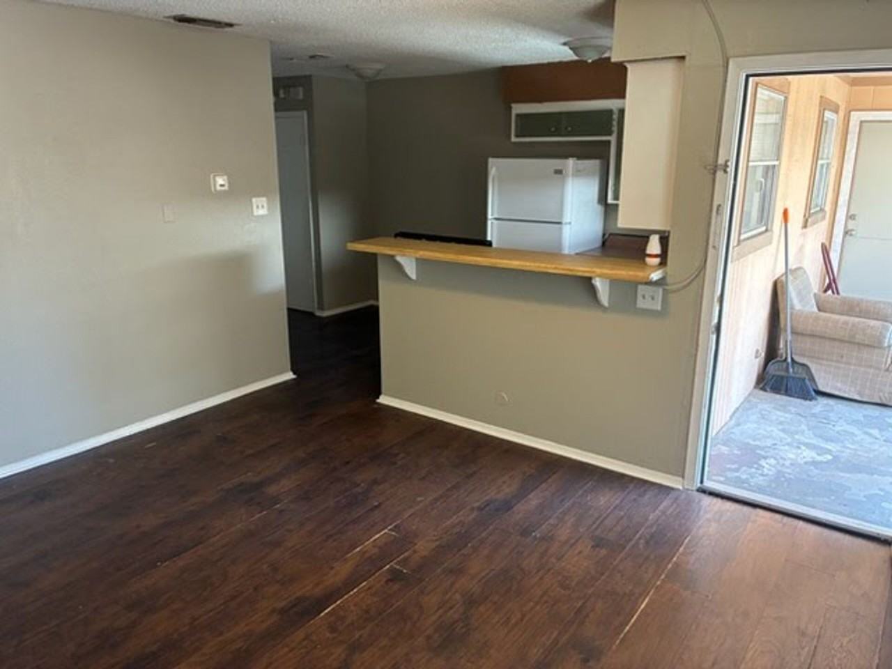 210 N Vandeveer St - Photo 5 of 9