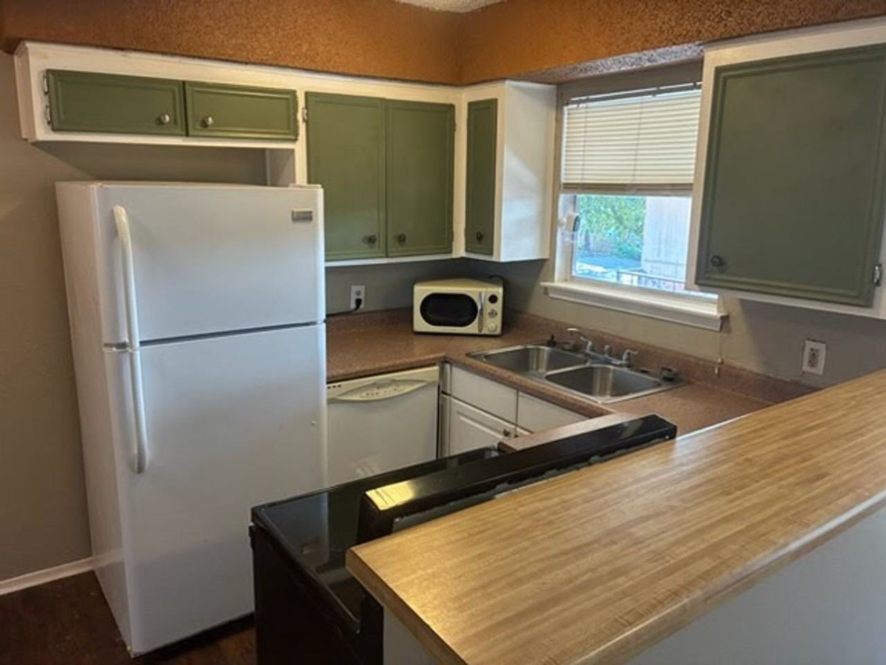210 N Vandeveer St - Photo 6 of 9