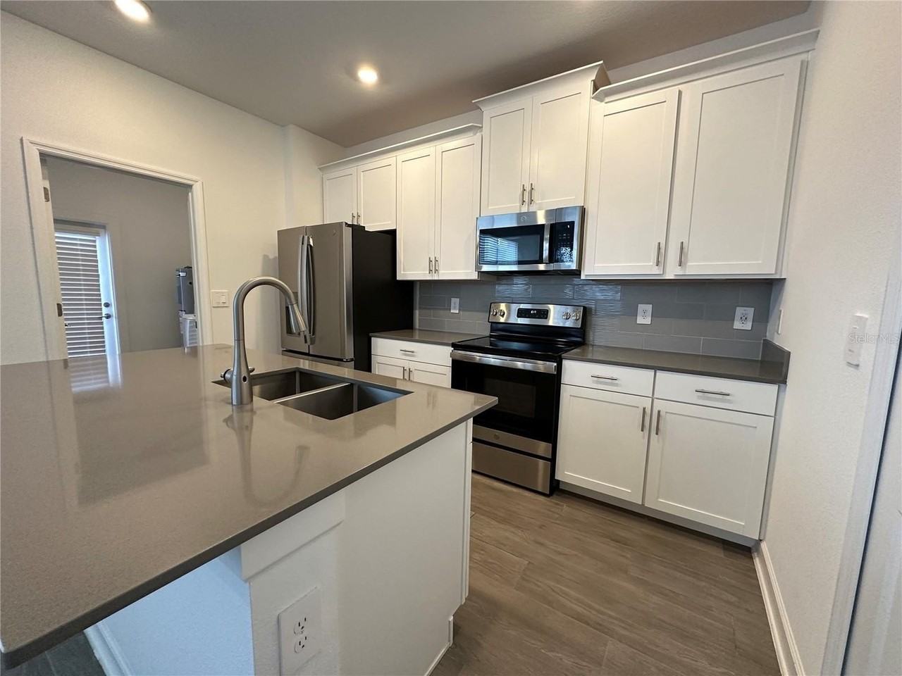 3118 Addison Blvd - Photo 5 of 35