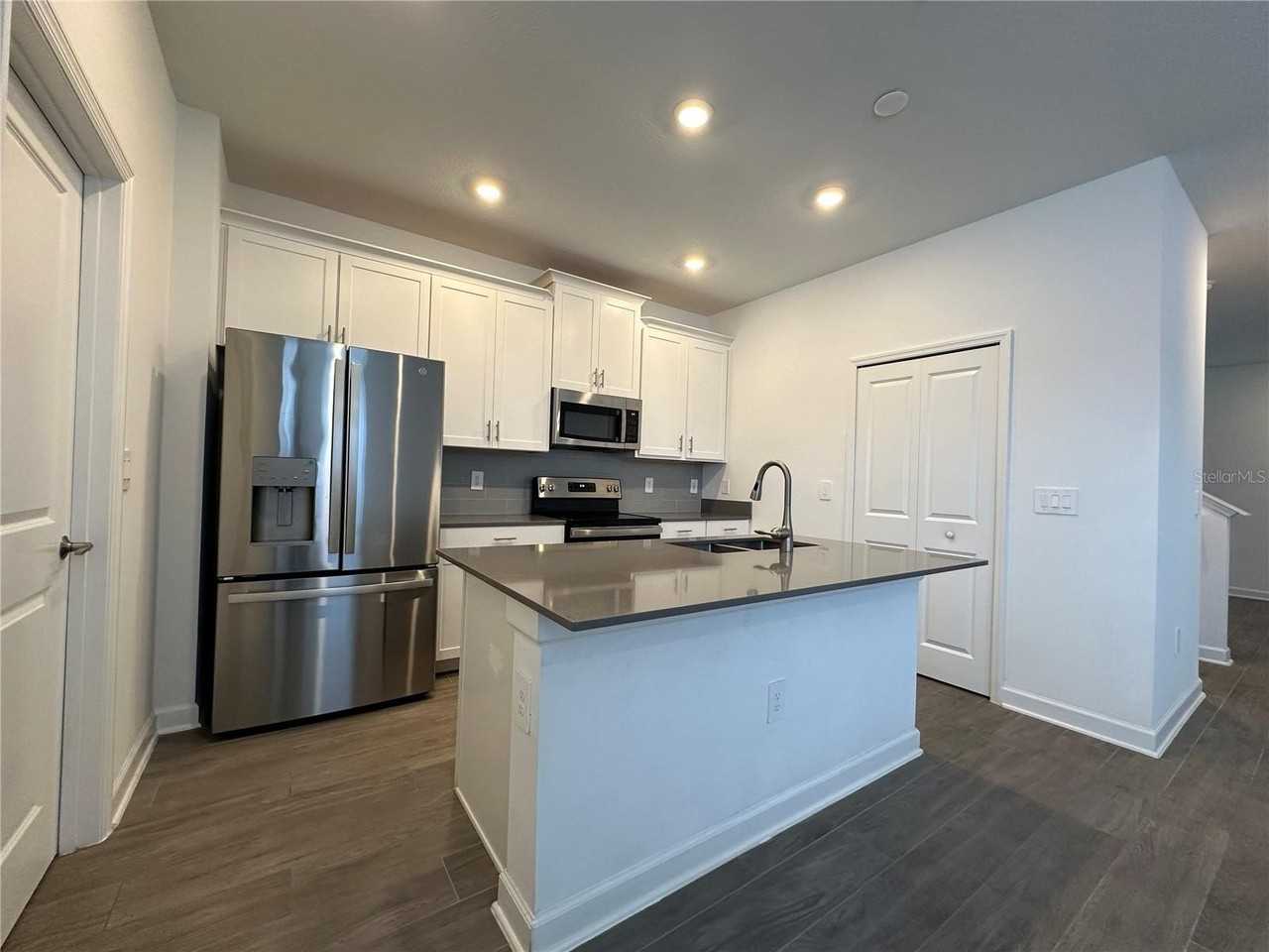 3118 Addison Blvd - Photo 6 of 35